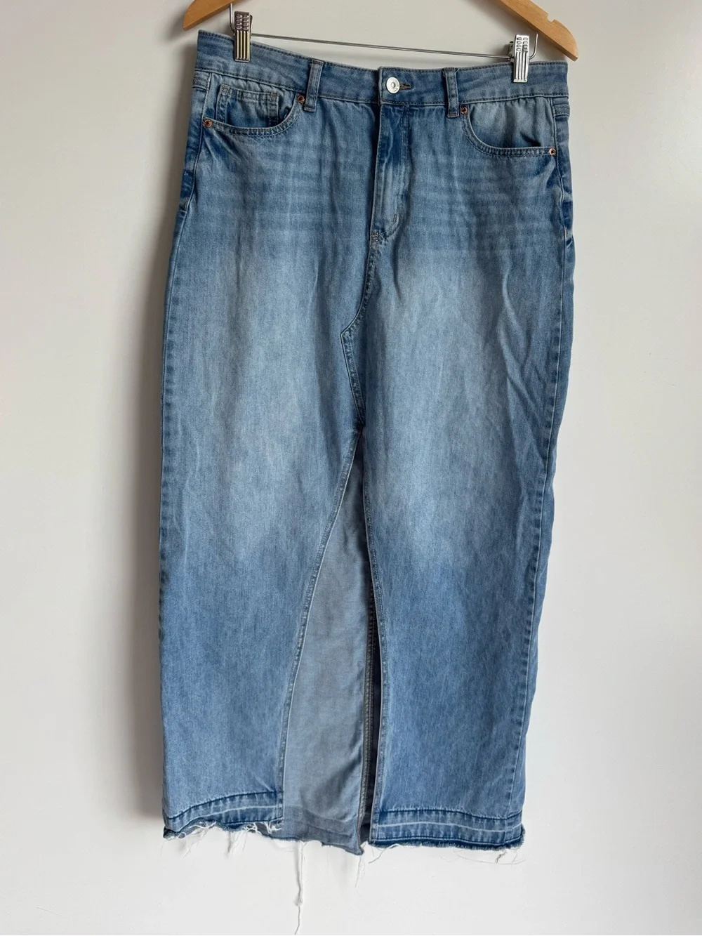 Rewash Women’s Denim Maxi Skirt Light Wash Raw Hem Front Slit Casual 13 31 - Picture 1 of 7